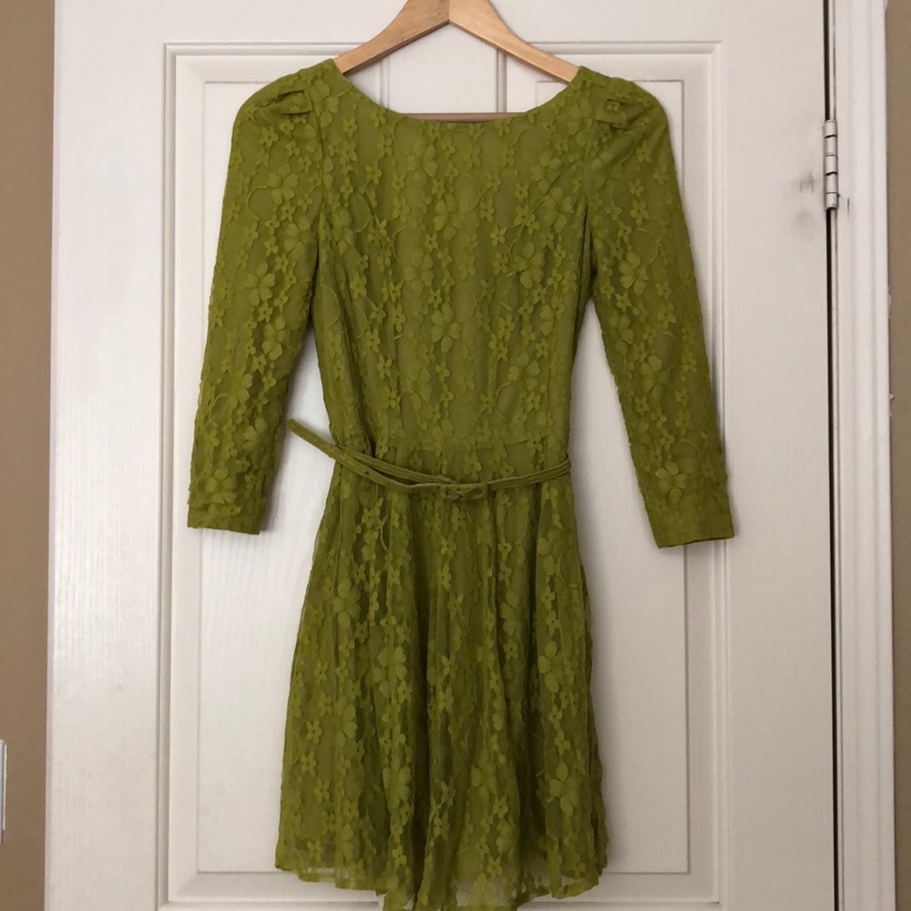 Last Chance: Vintage Style V-Back Lace Dress in Lime/Green (S)